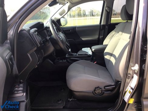 Used 2022 Toyota Tacoma SR image 25