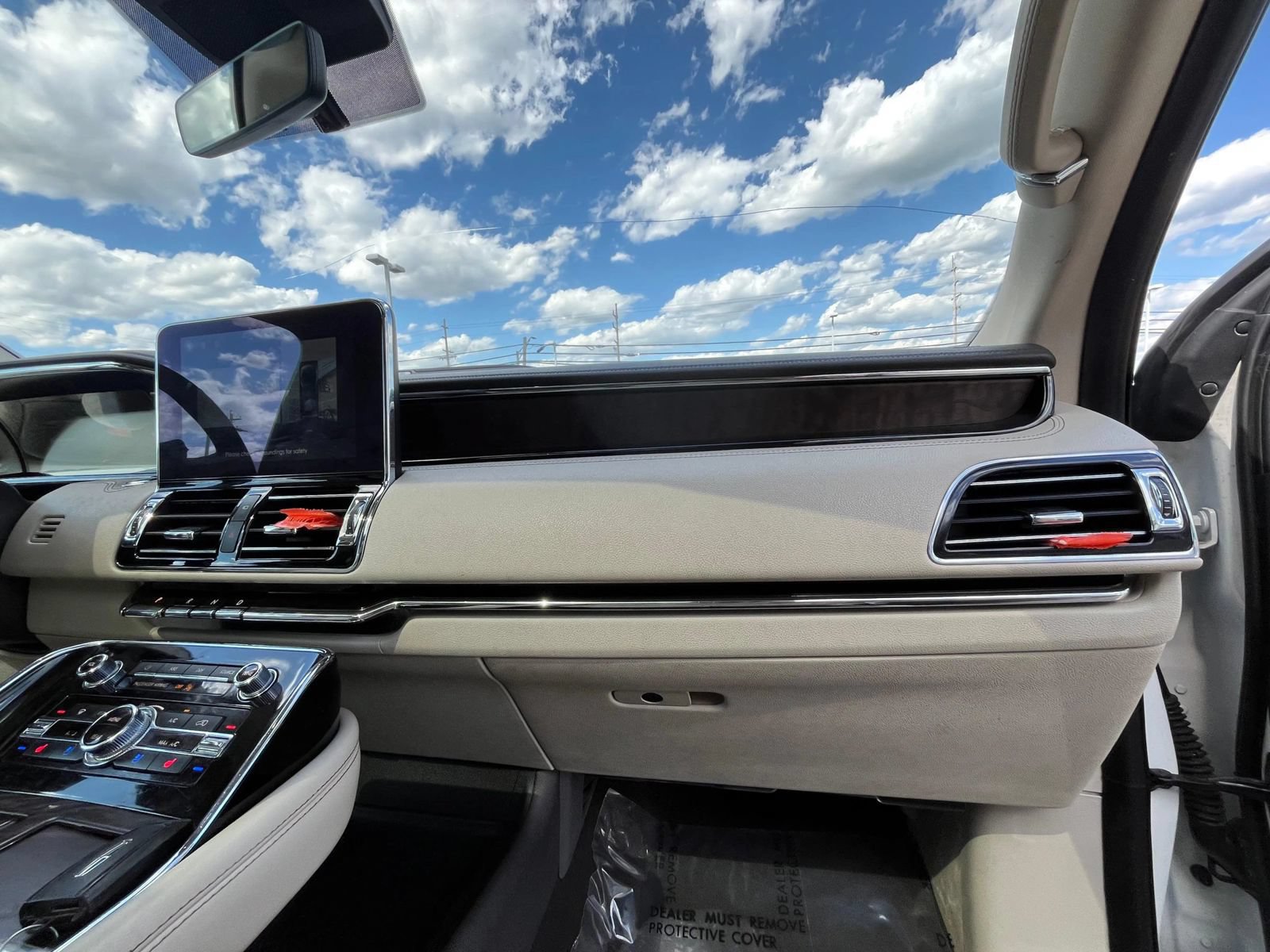 Used 2020 Lincoln Navigator Reserve w/ Luxury Package RWD image 24