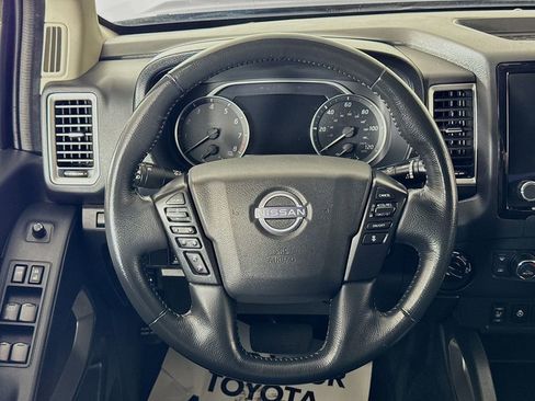 Used 2022 Nissan Frontier SV image 14