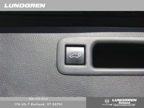 Used 2022 Toyota Highlander XLE image 38