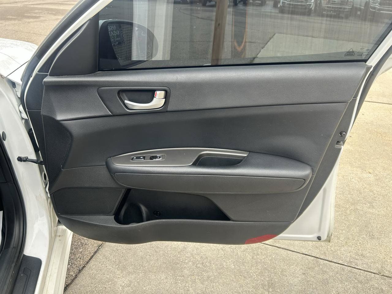Used 2019 Kia Optima LX FWD image 16
