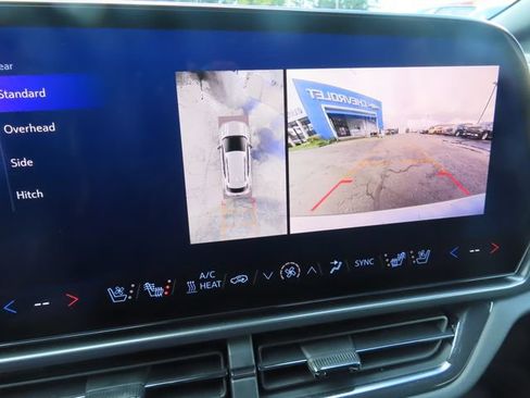 Used 2025 Chevrolet Equinox EV RS w/ Convenience Package II AWD/4WD image 31