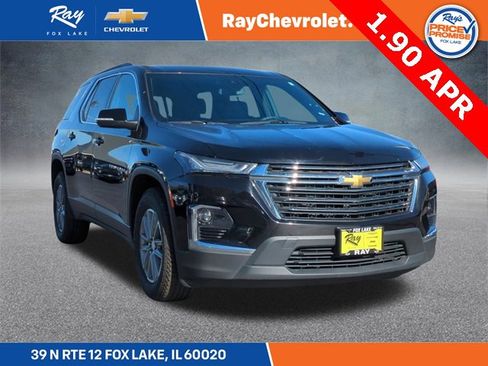 Used 2022 Chevrolet Traverse LT image 1