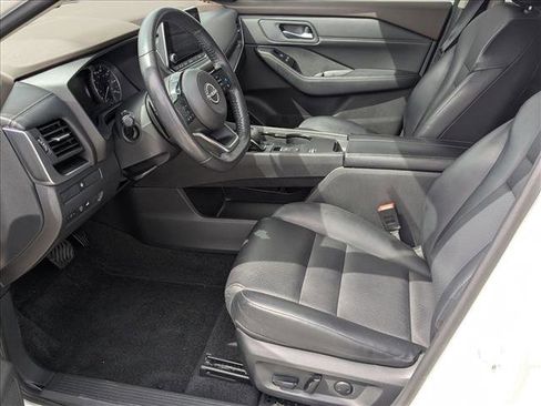 Used 2023 Nissan Rogue SV w/ SV Premium B Package FWD image 13