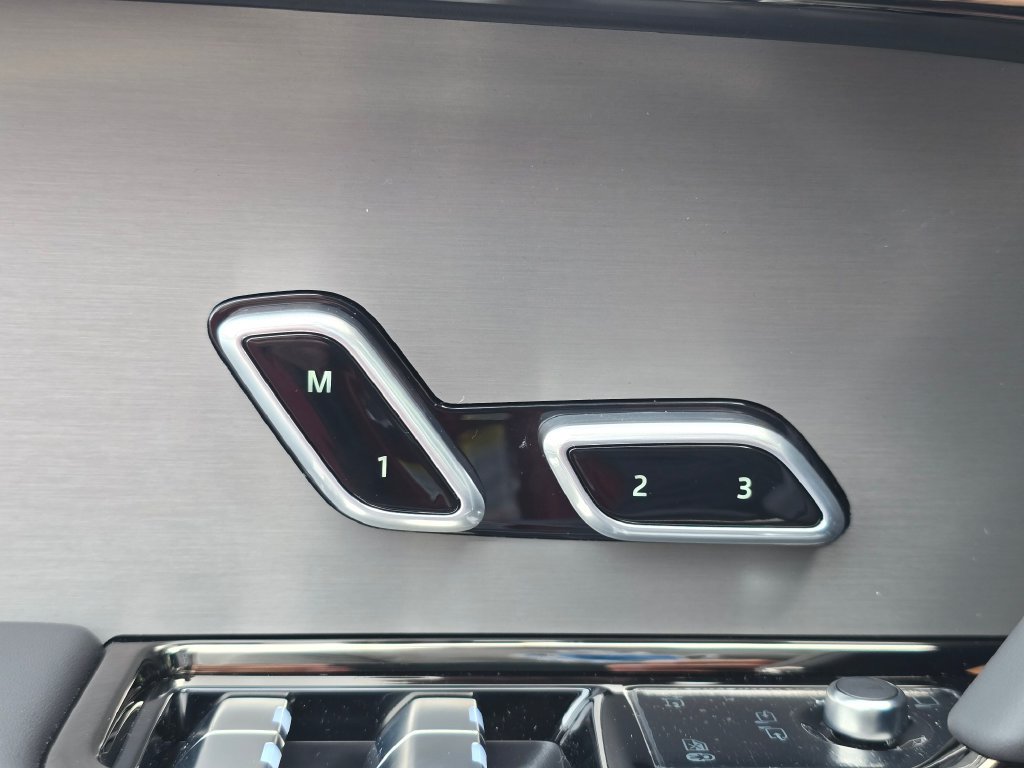 New 2026 Land Rover Range Rover Sport SE AWD/4WD image 30