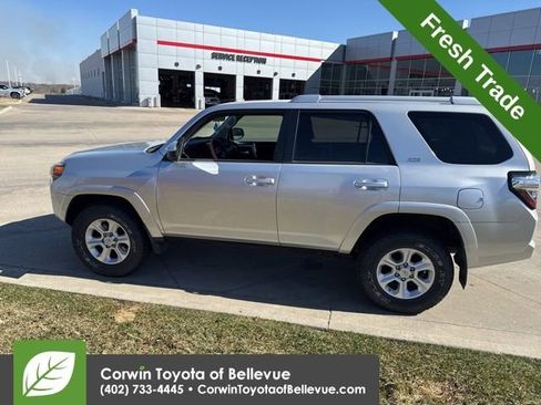 Used 2016 Toyota 4Runner SR5 image 7