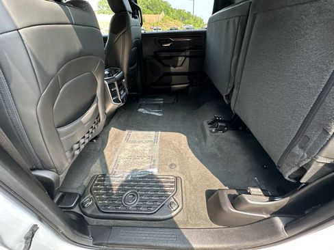Used 2023 RAM 1500 Big Horn AWD/4WD image 39