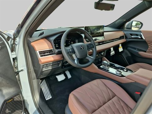 New 2025 Mitsubishi Outlander SEL image 9