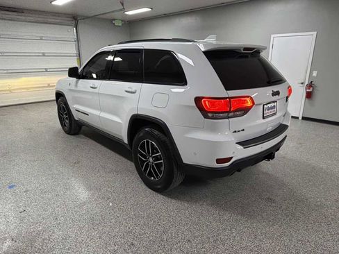 Used 2018 Jeep Grand Cherokee Trailhawk w/ Trailhawk Luxury Group AWD/4WD image 5