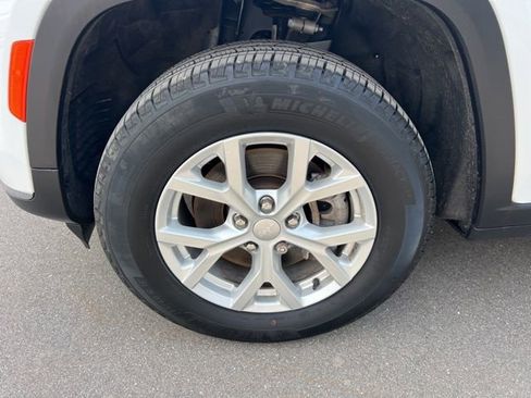 Used 2023 Jeep Grand Cherokee L Limited image 10