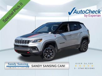 Used 2025 Jeep Compass Trailhawk w/ Trailer Tow Group AWD/4WD video 1