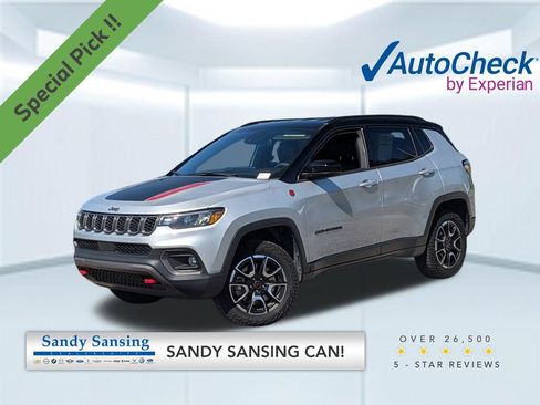 Used 2025 Jeep Compass Trailhawk w/ Trailer Tow Group AWD/4WD image 1