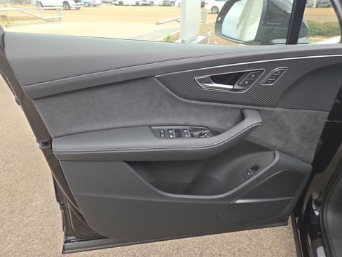 New 2026 Audi SQ7 Prestige image 5