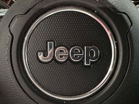 Used 2021 Jeep Gladiator Overland w/ Popular Equipment Package AWD/4WD image 24