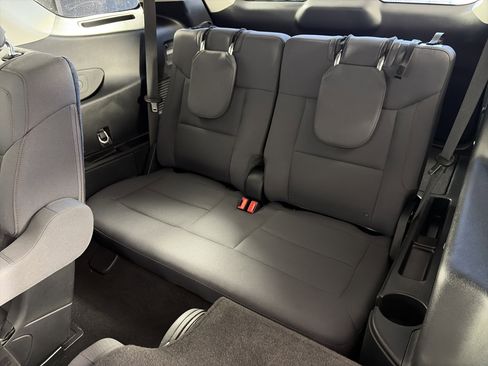 Used 2025 Ford Explorer Active image 8