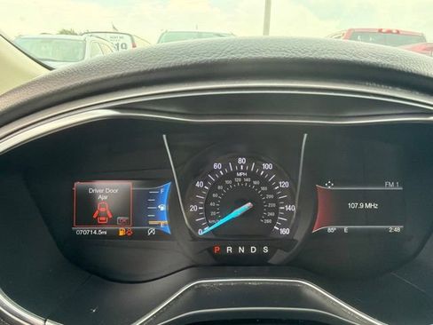 Used 2018 Ford Fusion SE w/ Fusion SE Technology Package FWD image 17