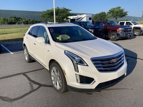 Used 2017 Cadillac XT5 Luxury w/ Driver Awareness Package FWD image 1