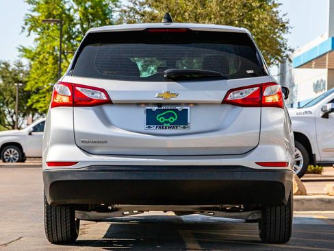 Used 2020 Chevrolet Equinox LS FWD image 5