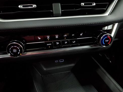 Used 2026 Chevrolet Equinox LT image 18