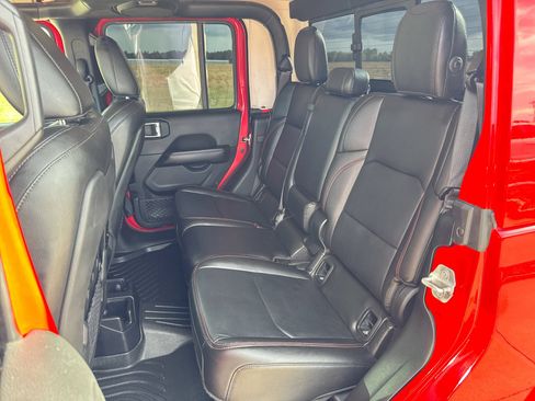 Used 2021 Jeep Gladiator Rubicon AWD/4WD image 22