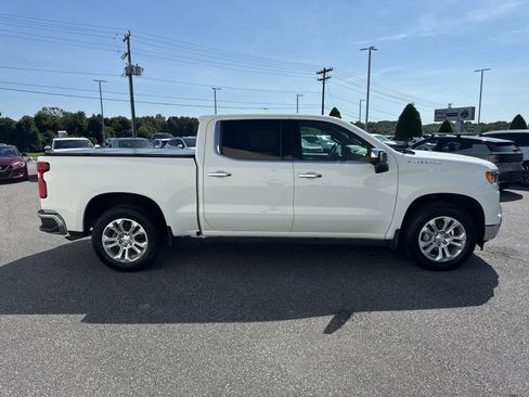 Used 2022 Chevrolet Silverado 1500 LTZ w/ LTZ Convenience Package II RWD image 8