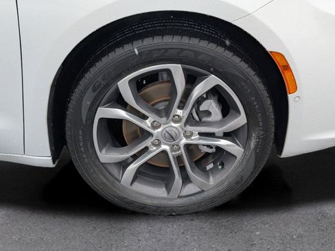 Used 2022 Chrysler Pacifica Pinnacle image 6