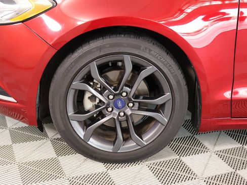 Used 2018 Ford Fusion SE w/ Equipment Group 201A FWD image 16