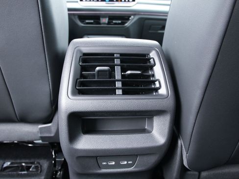 New 2026 Volkswagen Tiguan SE R-Line FWD image 25
