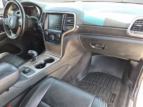 Used 2015 Jeep Grand Cherokee Overland AWD/4WD image 24
