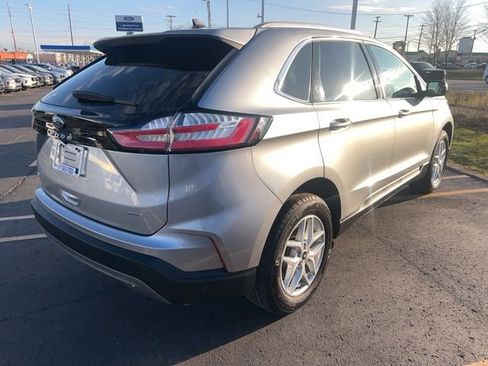 Used 2024 Ford Edge SEL w/ Convenience Package image 3