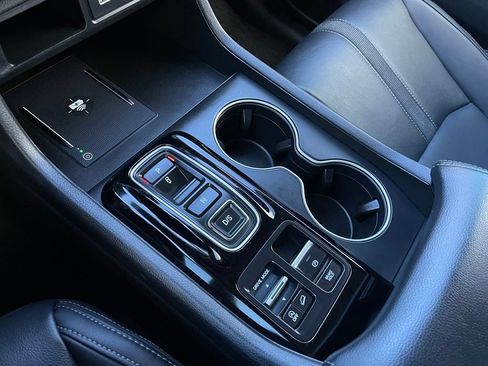 Certified 2025 Honda Pilot Touring image 20
