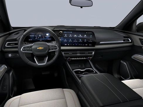 New 2026 Chevrolet Traverse LT w/ LPO, Floor Liner Package FWD image 5