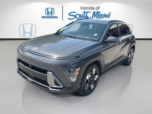 Used 2024 Hyundai Kona SEL w/ Convenience Package FWD image 3