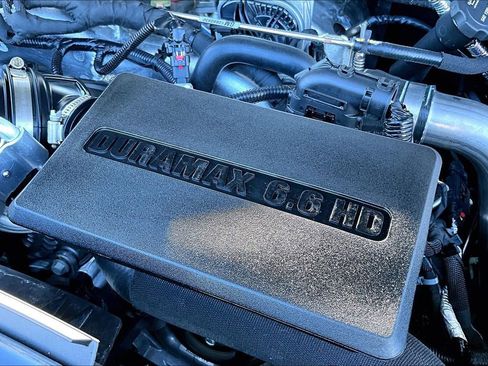 Used 2025 Chevrolet Silverado 2500 ZR2 w/ Technology Package image 33