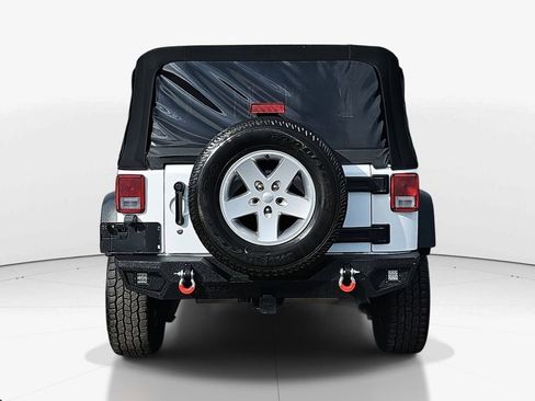 Used 2018 Jeep Wrangler Sport image 6