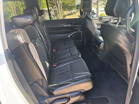 Used 2024 Jeep Wagoneer L Series II image 45