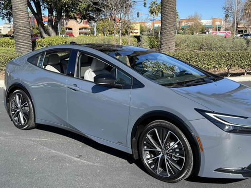 Used 2024 Toyota Prius Limited image 45