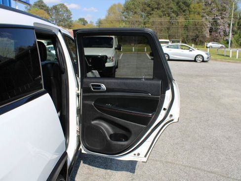 Used 2017 Jeep Grand Cherokee Trailhawk w/ Trailhawk Luxury Group AWD/4WD image 18