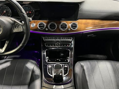 Used 2017 Mercedes-Benz E 300 4MATIC image 36