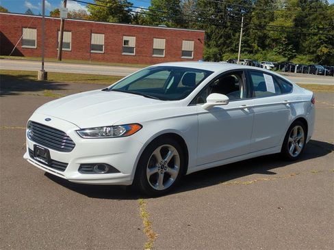Used 2016 Ford Fusion SE w/ Equipment Group 201A image 8