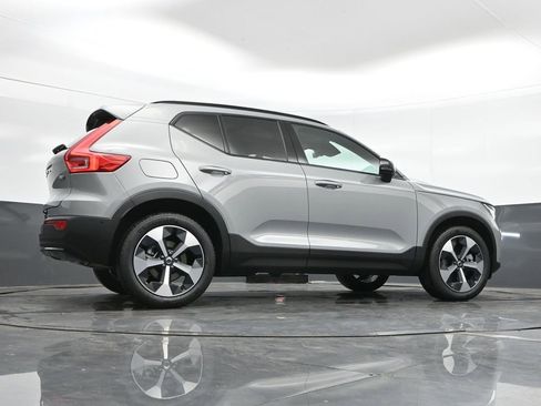 New 2026 Volvo XC40 B5 Plus w/ Protection Package Premier image 39