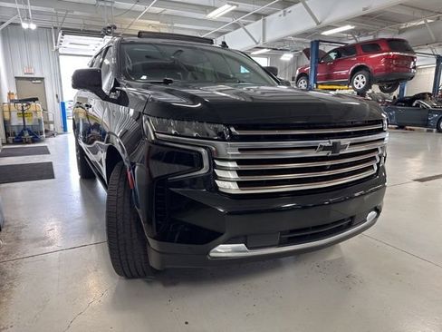 Used 2022 Chevrolet Suburban High Country w/ Max Trailering Package AWD/4WD image 41