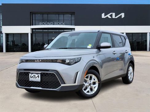 New 2025 Kia Soul LX image 1