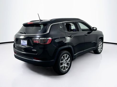 Used 2022 Jeep Compass Latitude AWD/4WD image 5