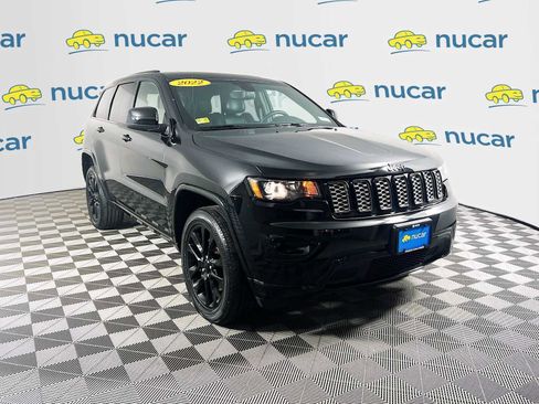 Used 2022 Jeep Grand Cherokee Laredo X image 1