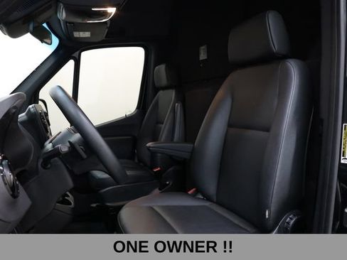 Used 2022 Mercedes-Benz Sprinter 2500 image 10
