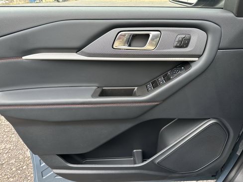 New 2026 Ford Explorer ST-Line w/ ST-Line Street Pack image 30