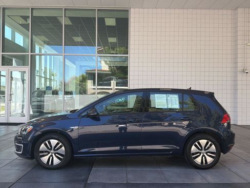 Used 2016 Volkswagen e-Golf SEL Premium w/ Driver Assistance Package FWD image 2