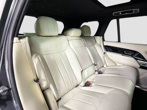 Used 2026 Land Rover Range Rover SE AWD/4WD image 29
