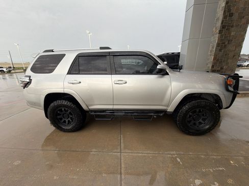 Used 2022 Toyota 4Runner SR5 RWD image 3